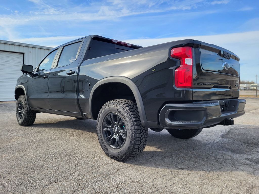 2025 Chevrolet Silverado 1500 ZR2 4