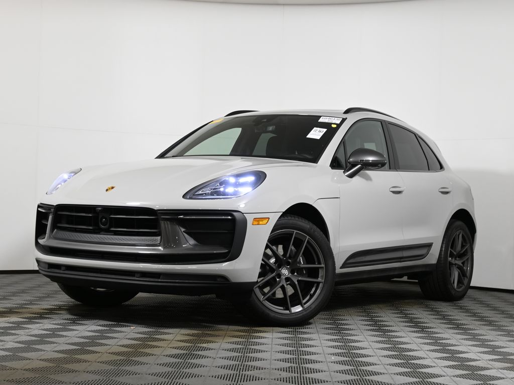 Thumbnail: 2025 Porsche Macan - 1