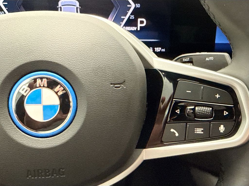 Thumbnail: 2025 BMW i4 - 12