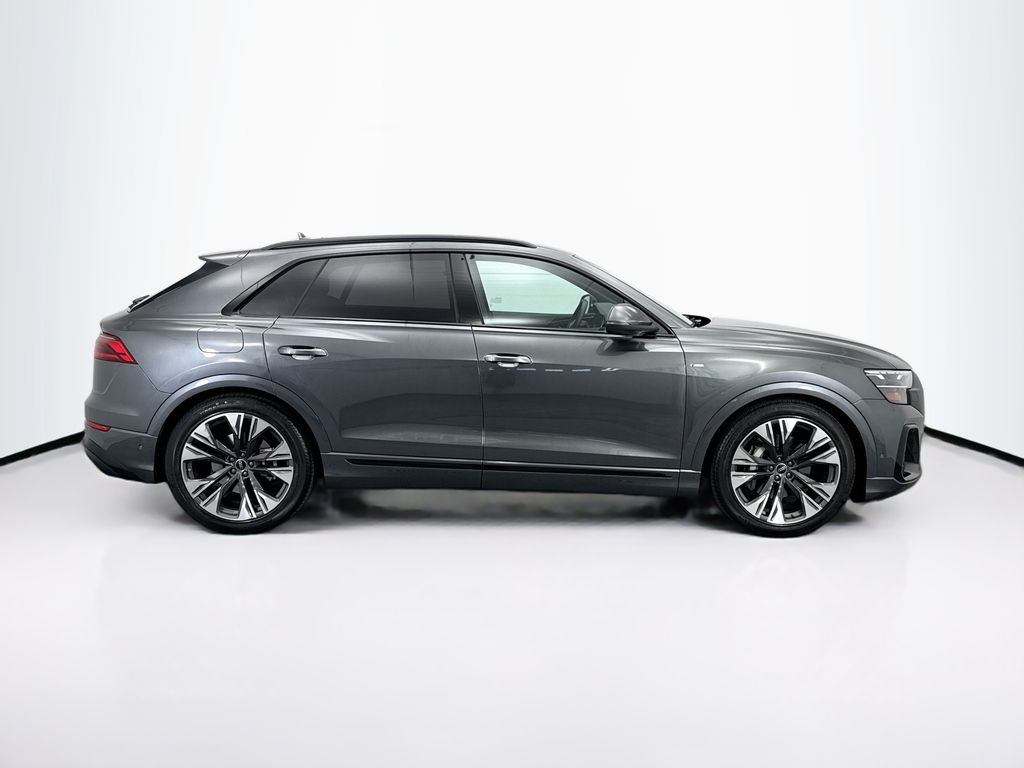 Thumbnail: 2025 Audi Q8 - 4