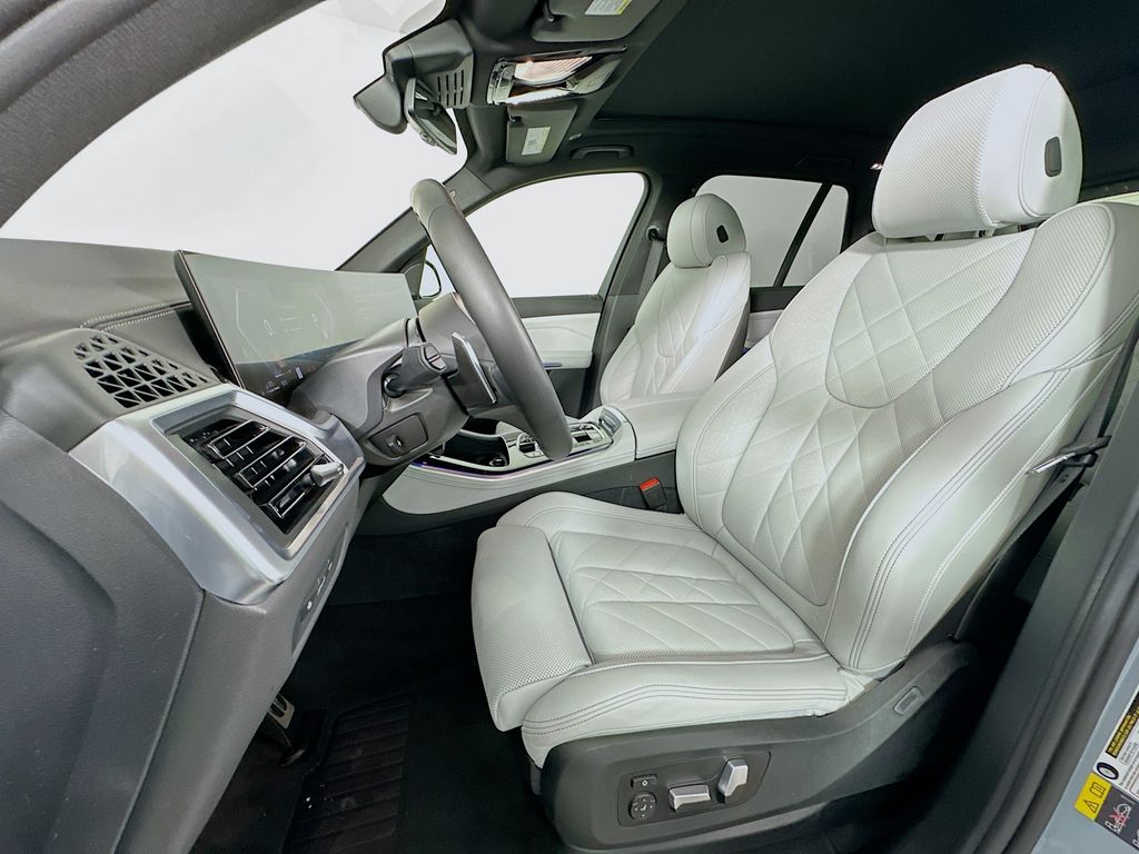 Thumbnail: 2025 BMW X5 - 21