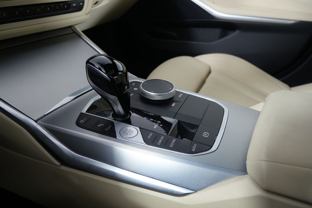 2022 BMW 3 Series 330i xDrive 24