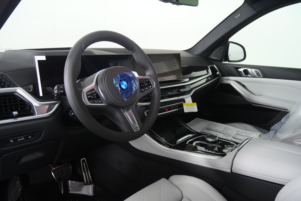 Thumbnail: 2026 BMW X5 - 12