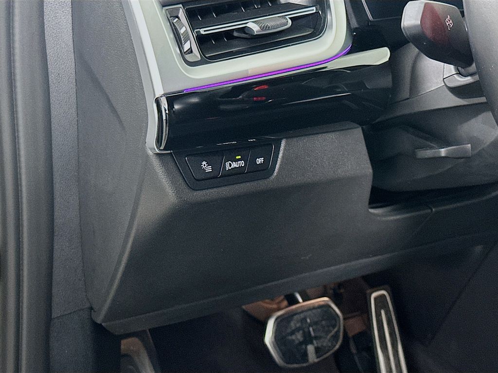 Thumbnail: 2024 BMW X1 - 10