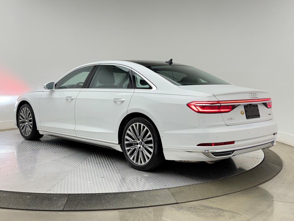 2021 Audi A8 L 10