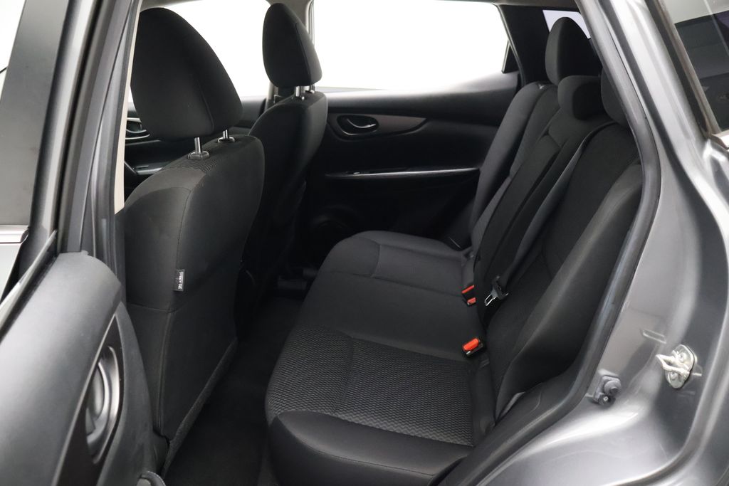 Thumbnail: 2018 Nissan Rogue Sport - 19