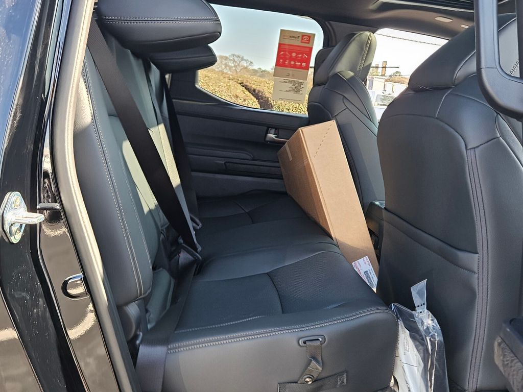 2025 Toyota Tacoma Limited - Photo 13