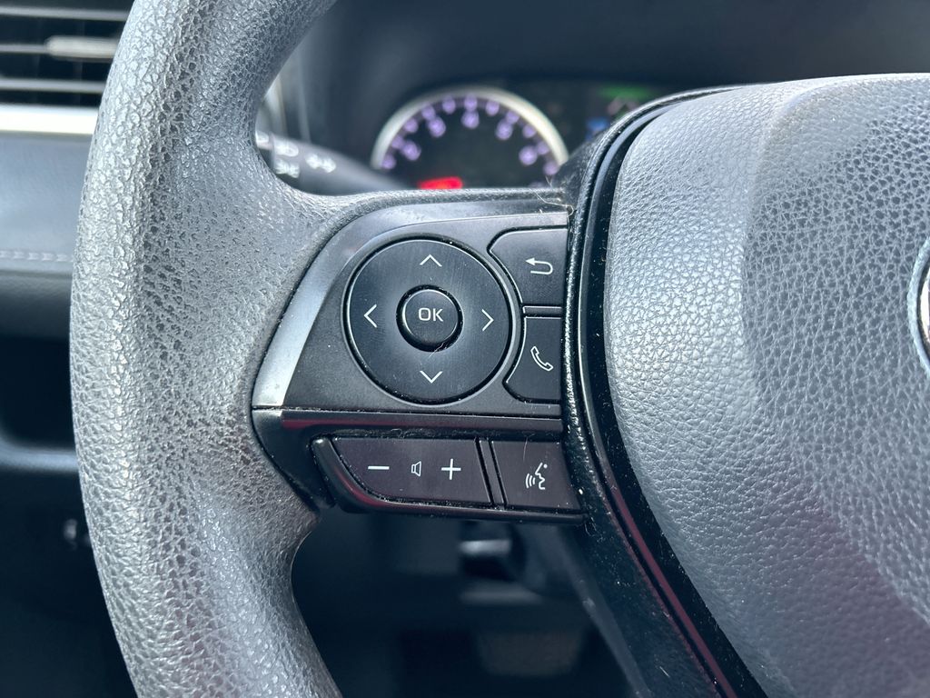 Thumbnail: 2021 Toyota RAV4 - 15