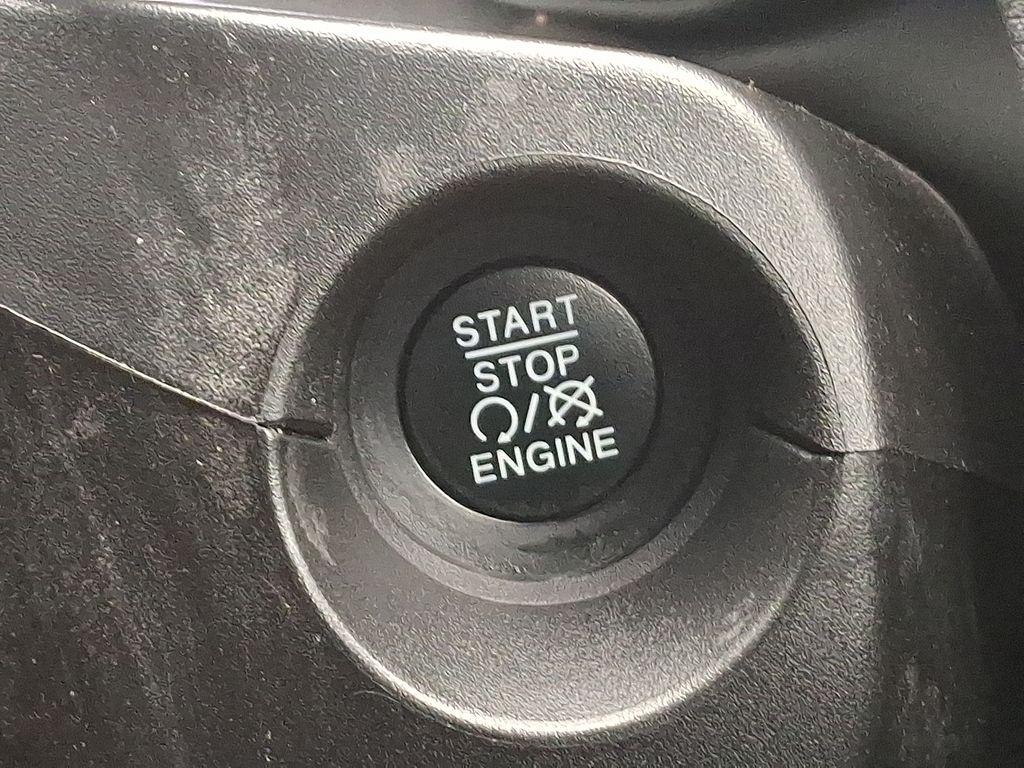 Thumbnail: 2018 Jeep Compass - 24