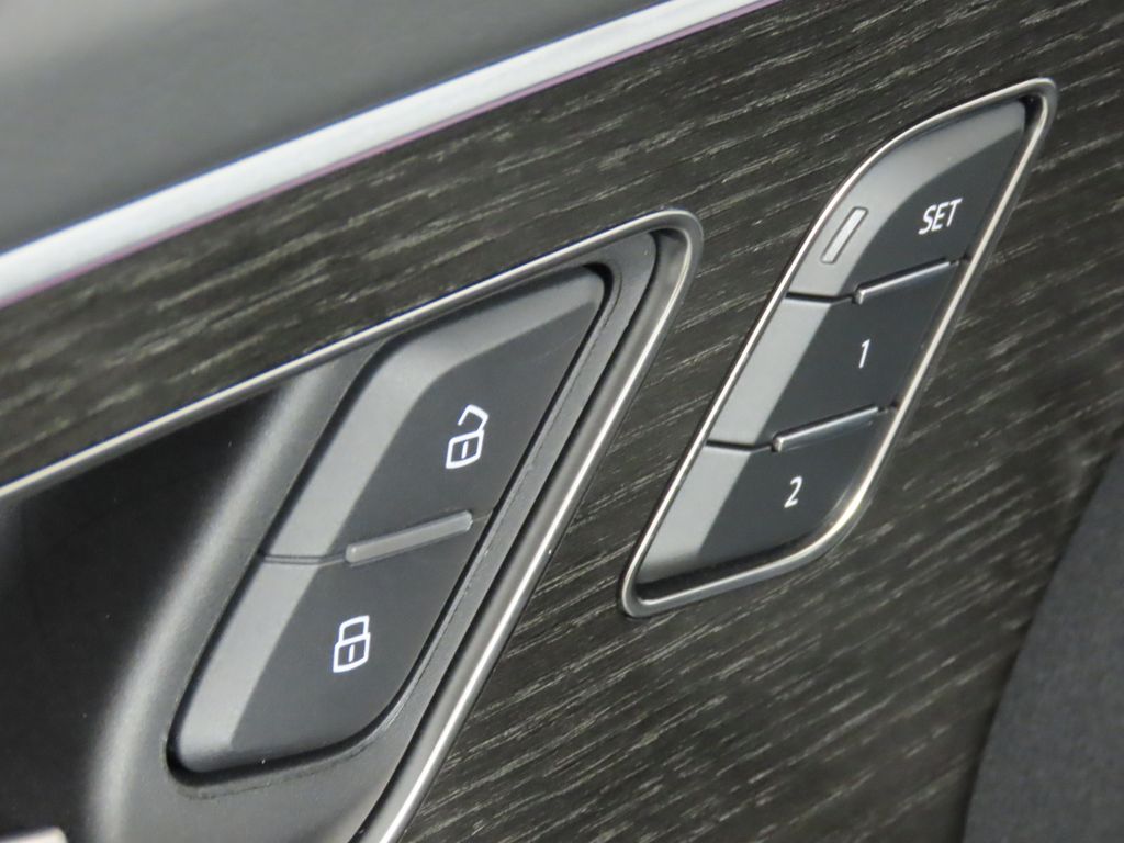 Thumbnail: 2026 Audi Q8 - 29