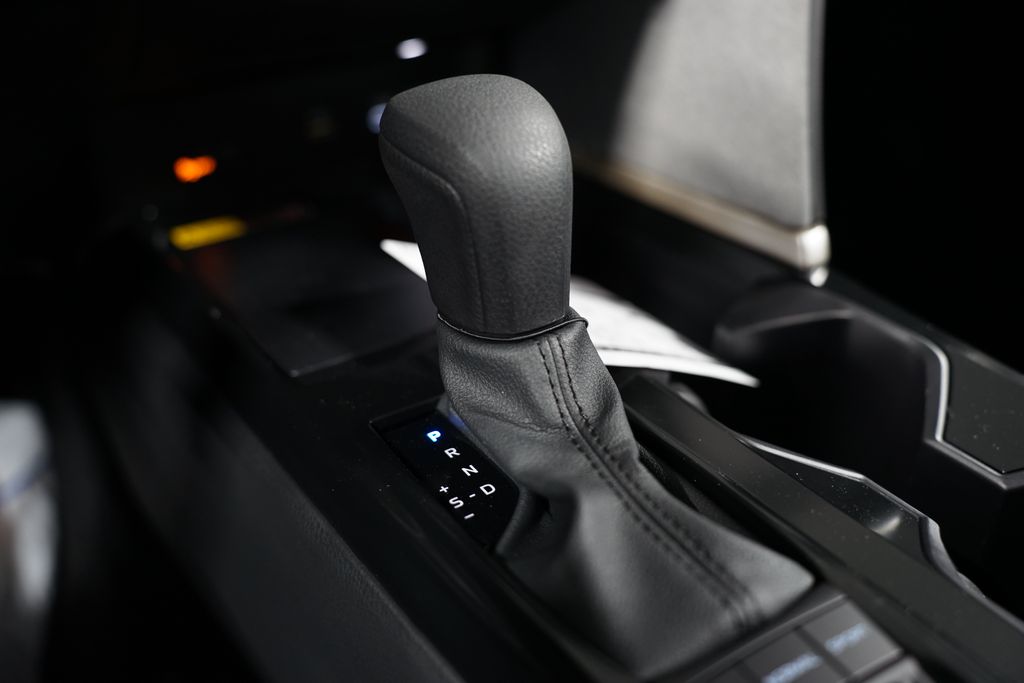 2025 Toyota Camry LE 22