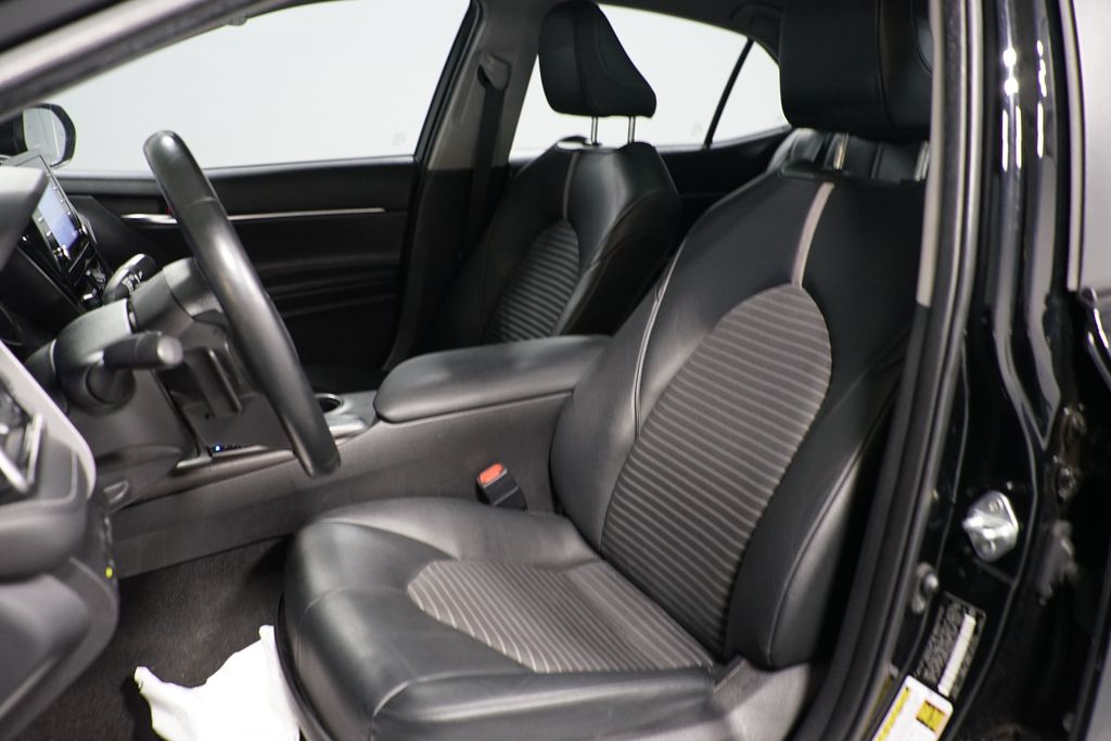 Thumbnail: 2022 Toyota Camry - 6