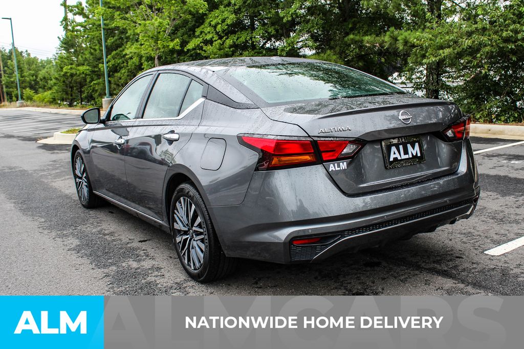 Used 2025 Gray Nissan 2.5 SV image 4