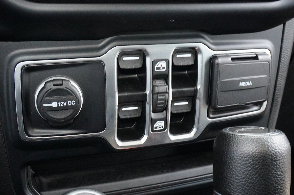 Used Car 2023 Jeep Gladiator  Sport For Sale Under $40,000 In Weatherford, Texas