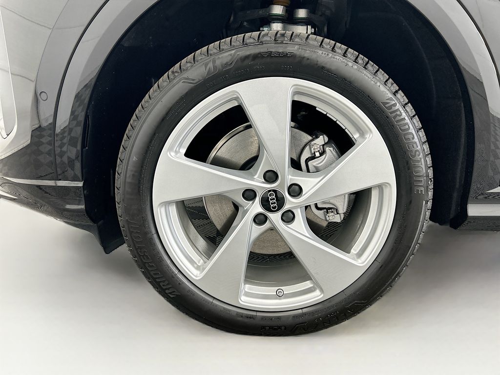 Thumbnail: 2025 Audi Q5 - 29