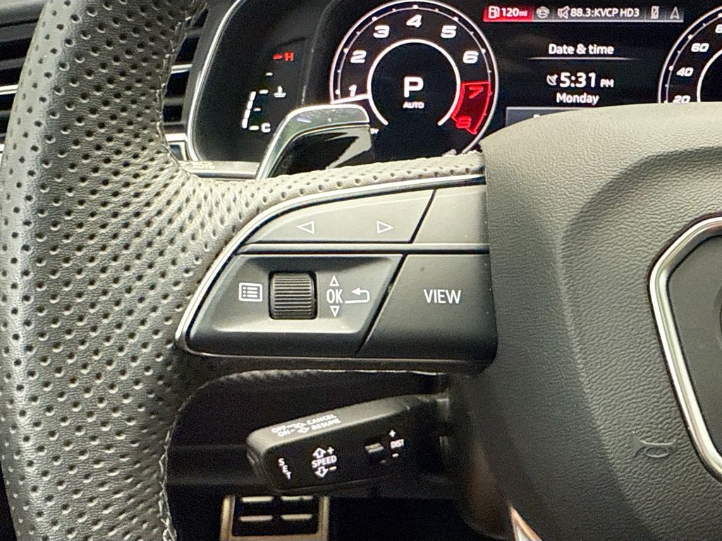 Thumbnail: 2024 Audi RS Q8 - 11