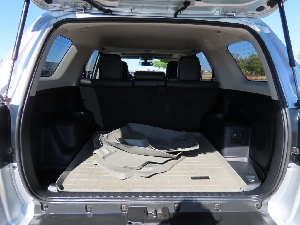 2015 Toyota 4Runner Limited 27