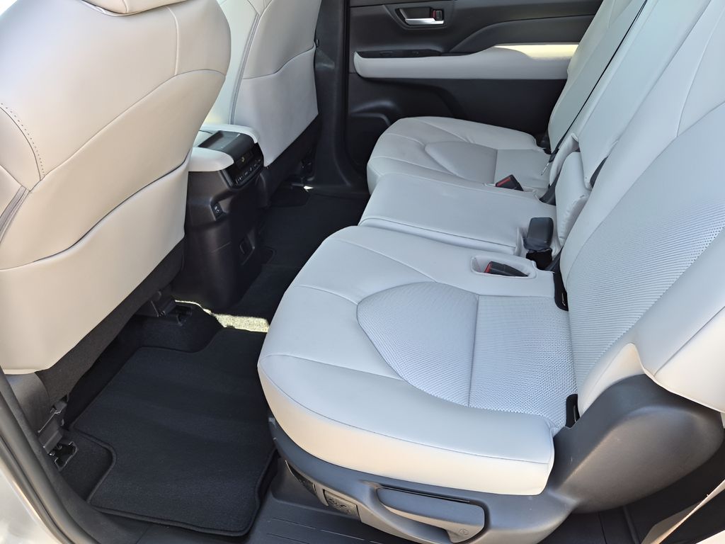 Used Car 2024 Toyota Grand Highlander  Xle For Sale Under $50,000 In Austin, Texas