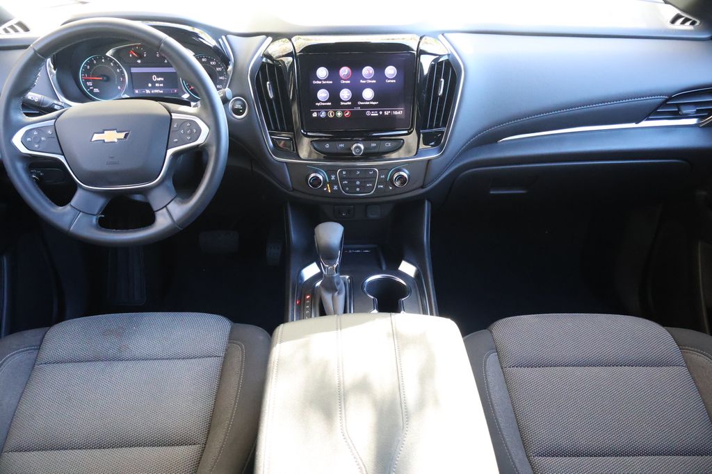 Thumbnail: 2023 Chevrolet Traverse - 16