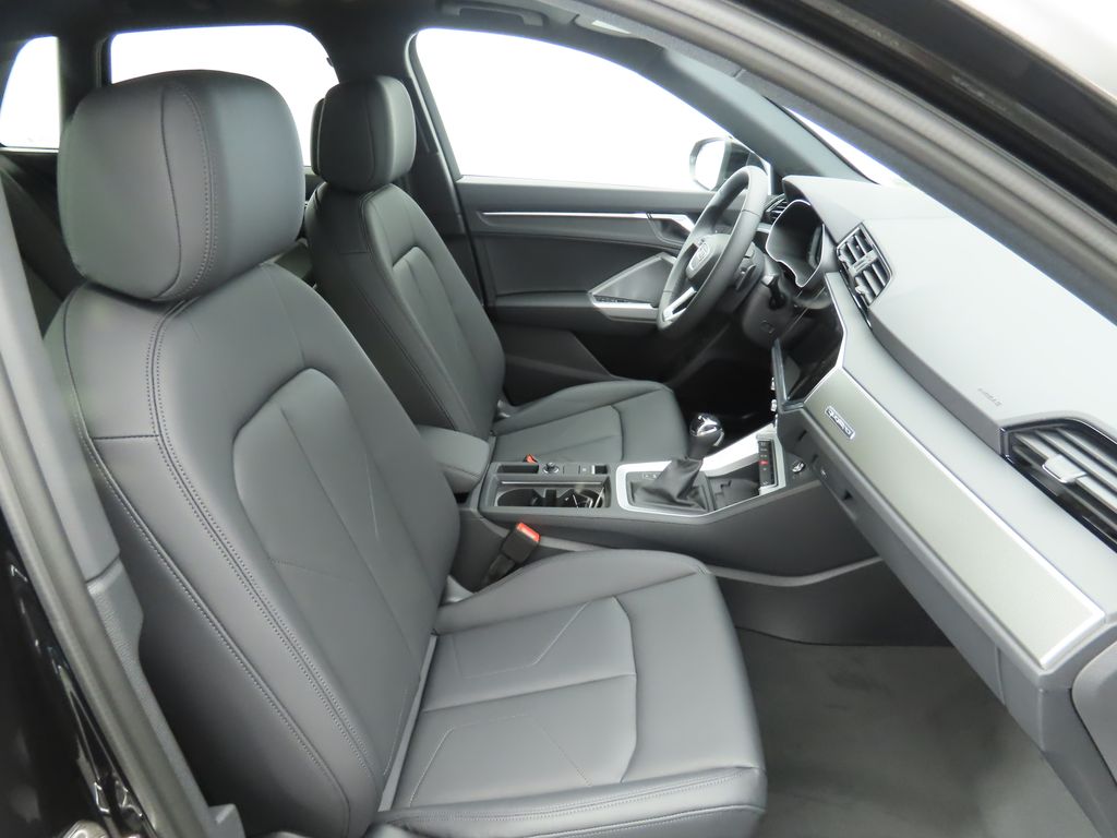 Thumbnail: 2025 Audi Q3 - 21