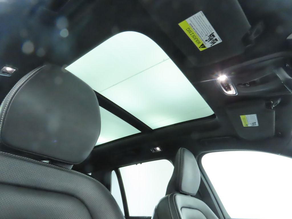 2019 Volvo XC90 T8 R-Design 19