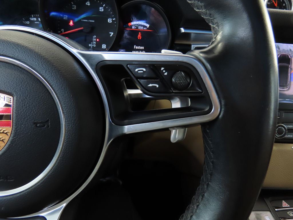 2017 Porsche Macan Base 12