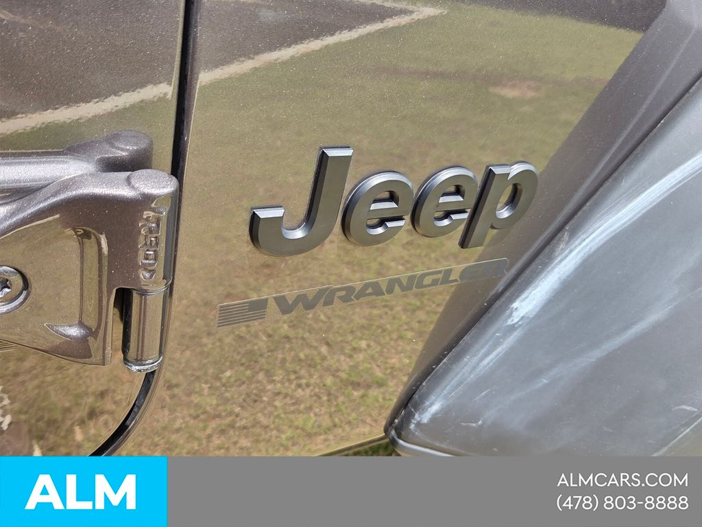 Used 2025 Gray Jeep Sport S image 15