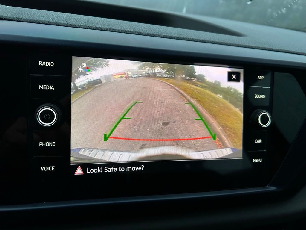 Thumbnail: 2022 Volkswagen Taos - 25