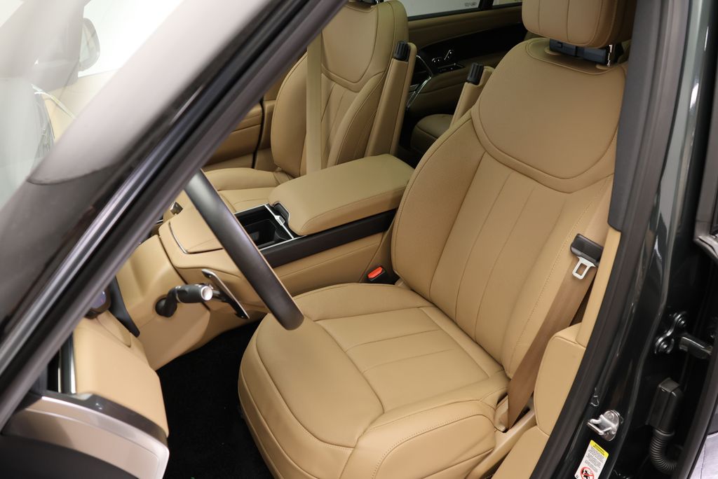 Thumbnail: 2026 Land Rover Range Rover - 32