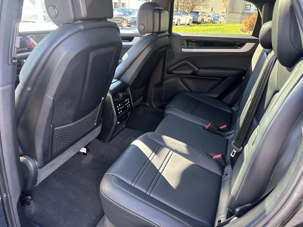 Thumbnail: 2025 Porsche  - 32