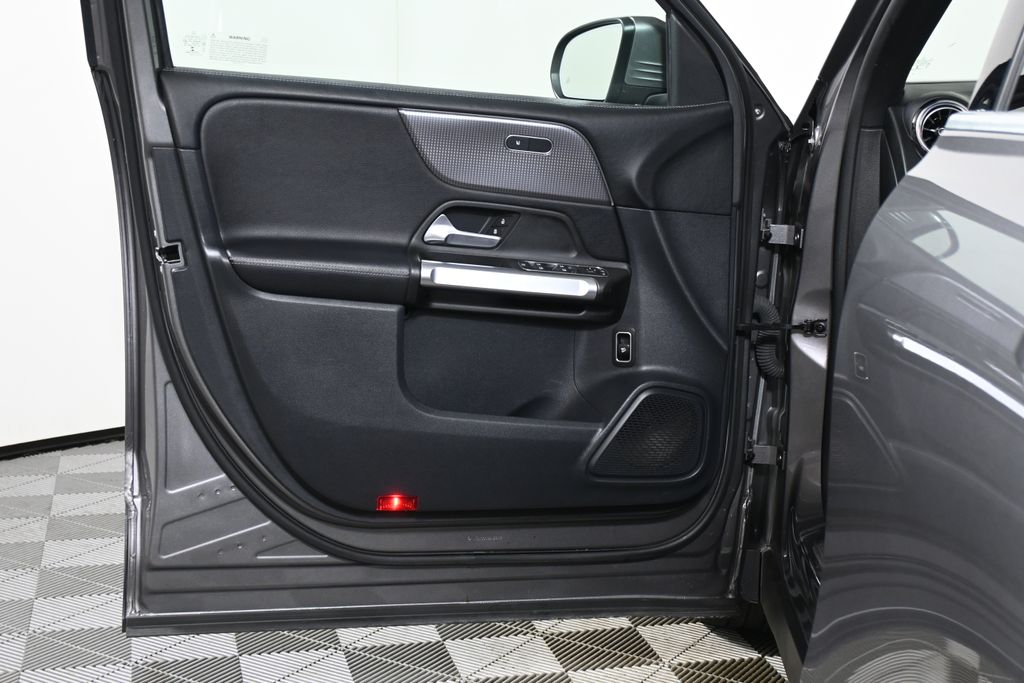 Thumbnail: 2022 Mercedes-Benz GLB - 27