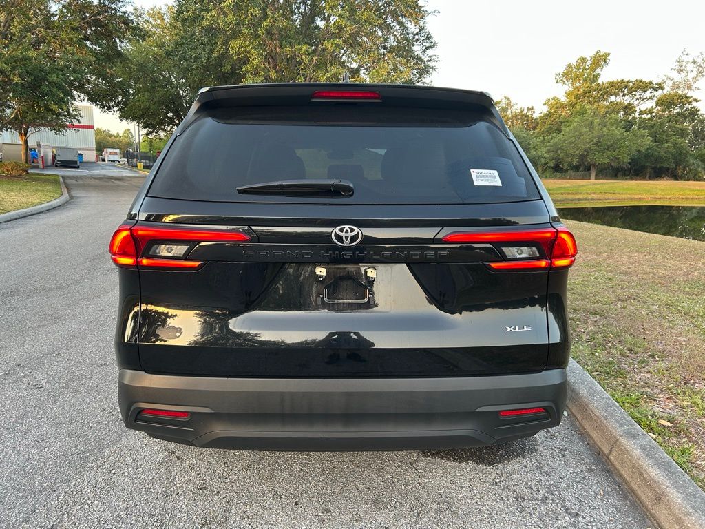2024 Toyota Grand Highlander XLE 4