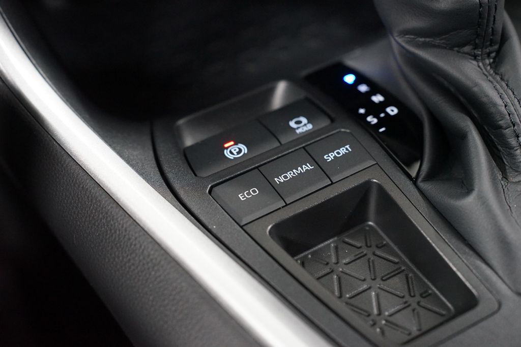 Thumbnail: 2025 Toyota RAV4 - 22