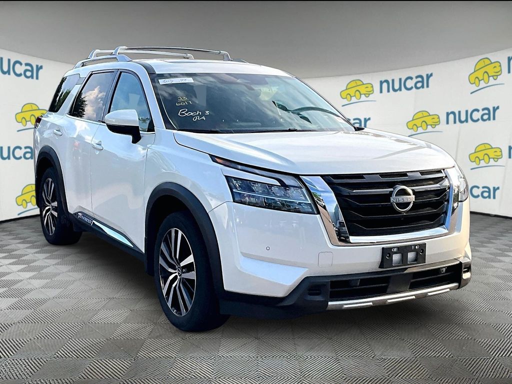 2023 Nissan Pathfinder — photo 1