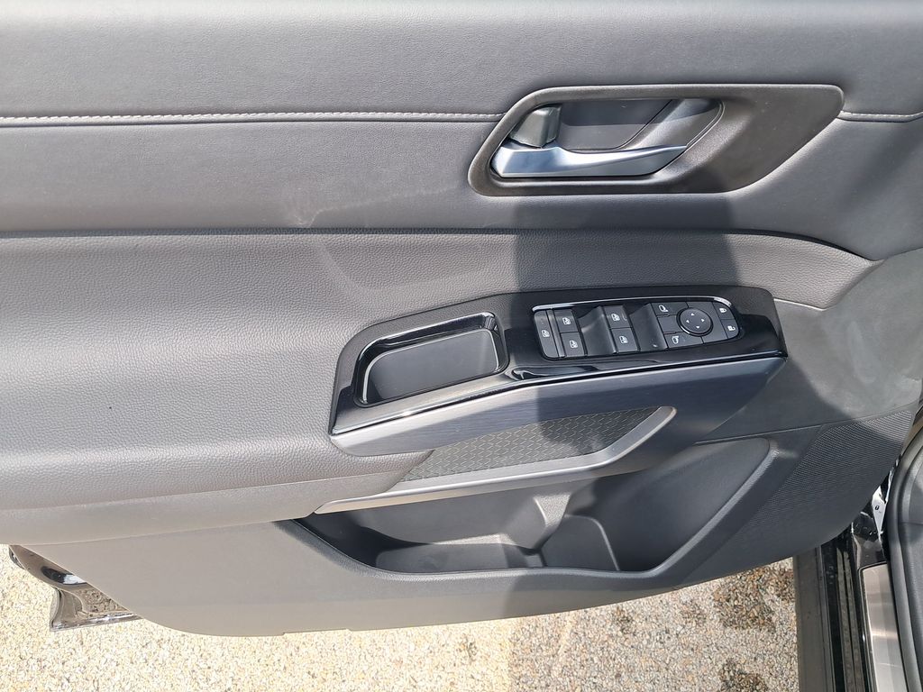 2026 Nissan Pathfinder SL Black at South Hills Kia