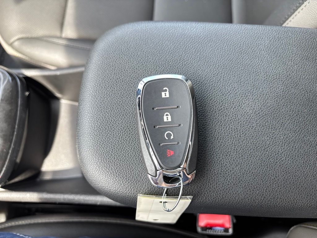 Used 2025 Chevrolet Trax SUV