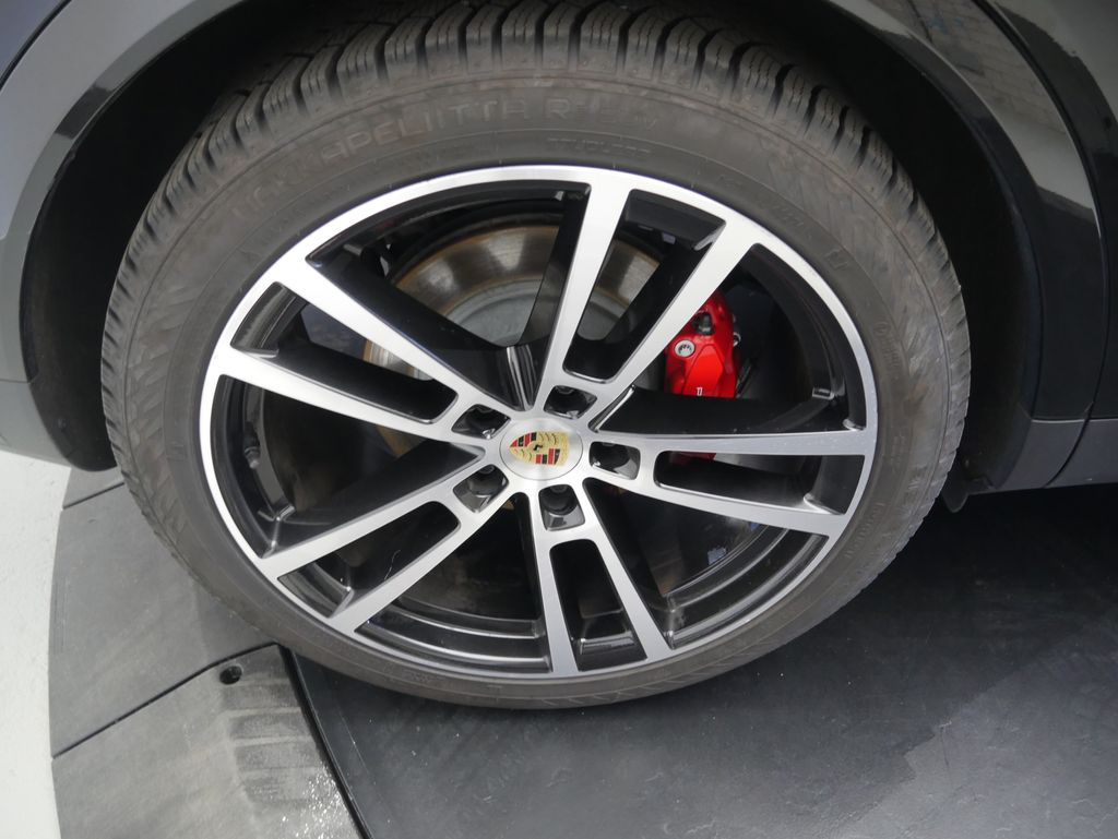 Thumbnail: 2024 Porsche Cayenne - 15