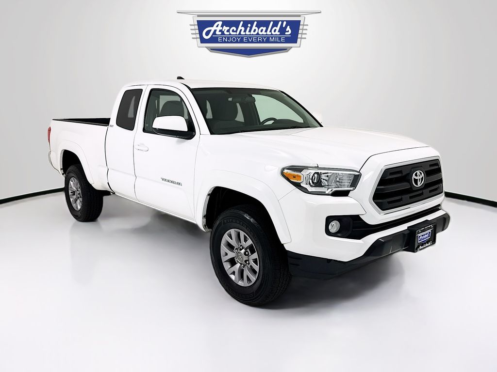 Super White 2017 Toyota Tacoma SR5 I4 Access Cab RWD Pickup Truck 4X2 6-Speed Automatic