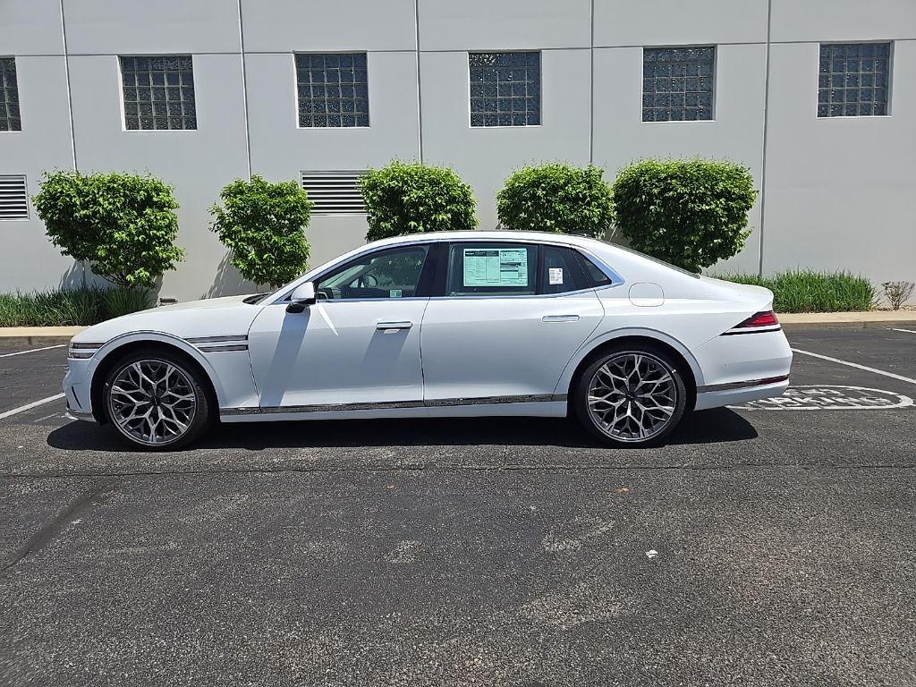 2025 Genesis G90  5