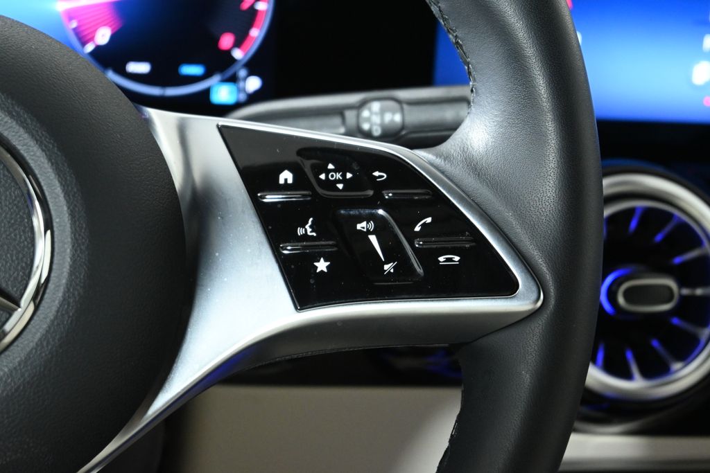 Thumbnail: 2025 Mercedes-Benz GLA - 17