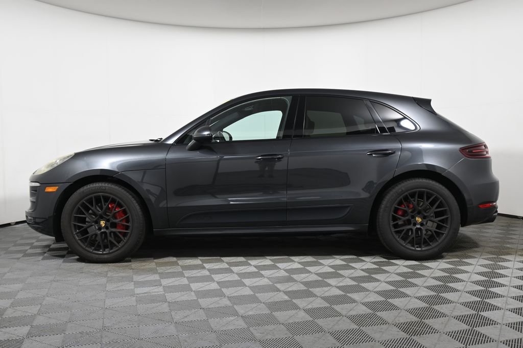 Thumbnail: 2017 Porsche Macan - 2
