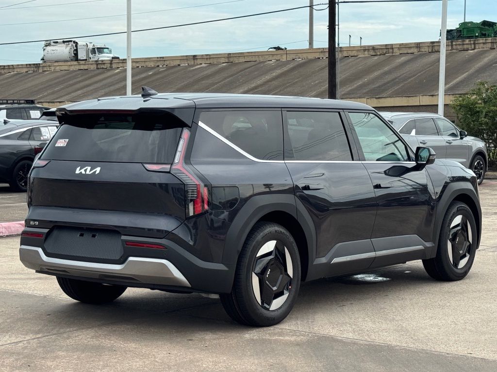 2026 Kia EV9 Light Long Range Gray at Community Kia