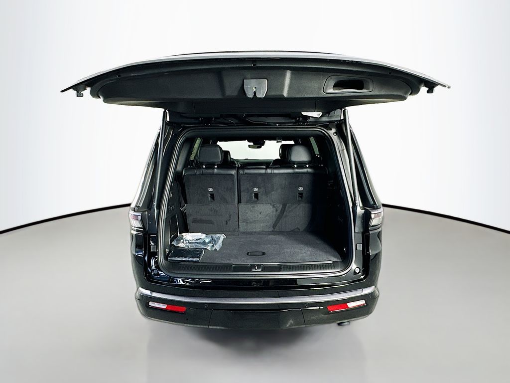 JeepGrand Wagoneer16