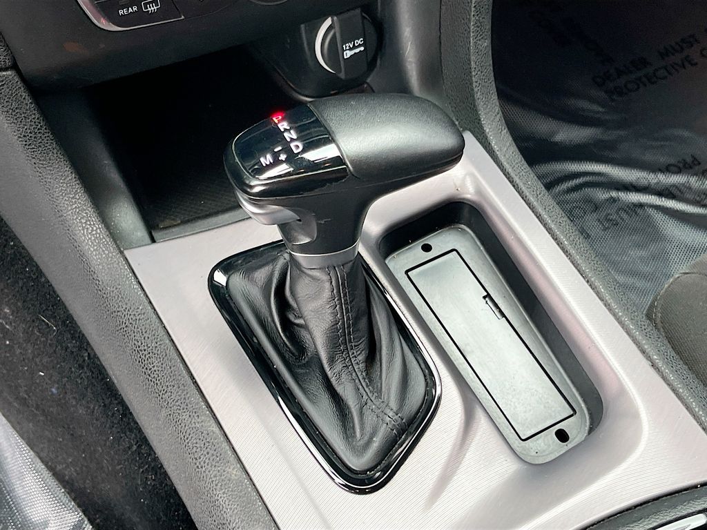 Used 2023 Black Dodge SXT image 16