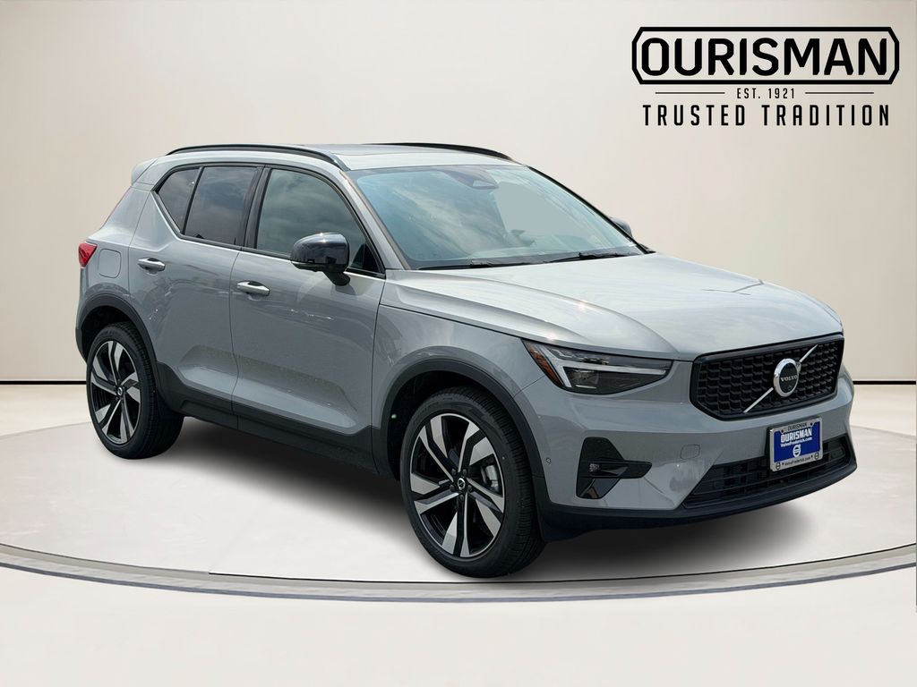 Vapour Gray Metallic 2026 Volvo XC40 SUV / Crossover All-Wheel Drive Automatic