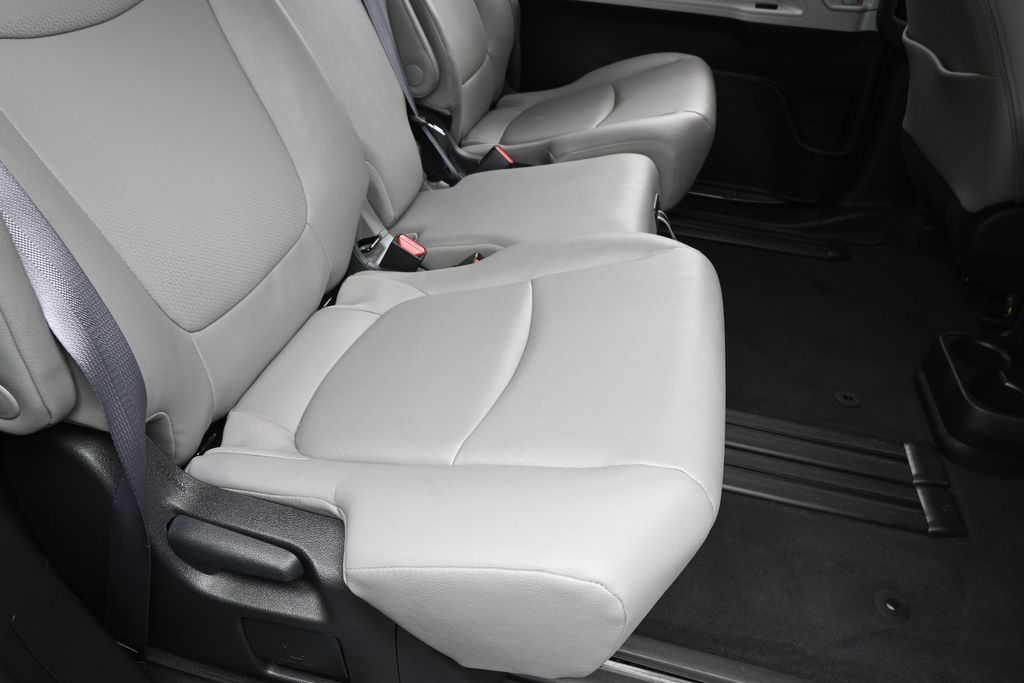 Used 2025 Midnight Black Metallic Toyota XLE image 43