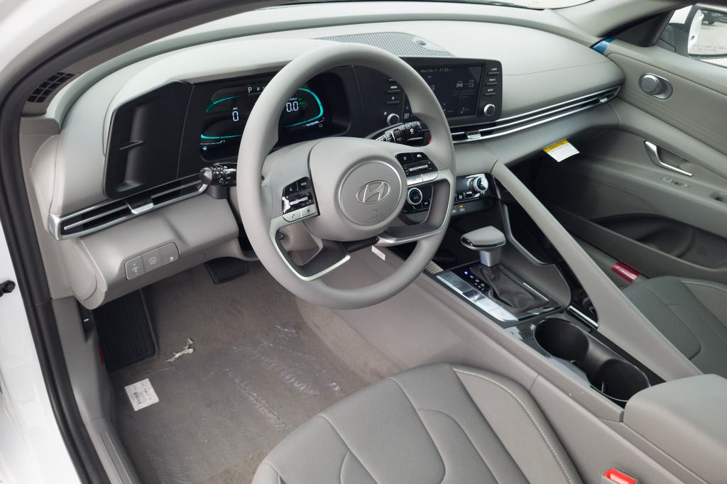 New 2026 White Hyundai Blue image 12