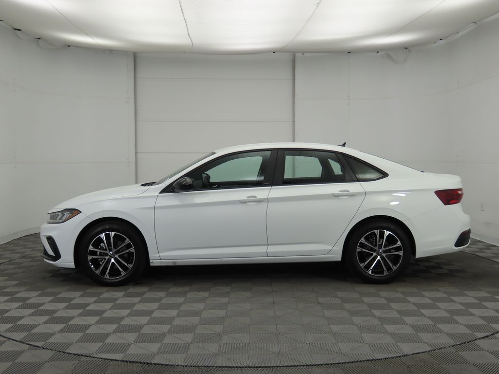 2025 Volkswagen Jetta Sport 9