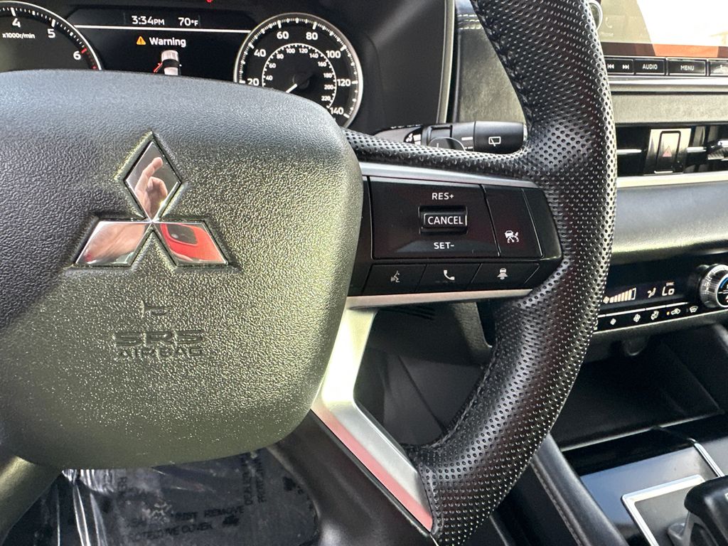 2023 Mitsubishi Outlander SE 15