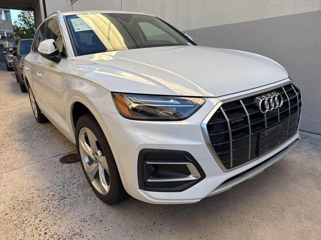 Thumbnail: 2021 Audi Q5 - 3